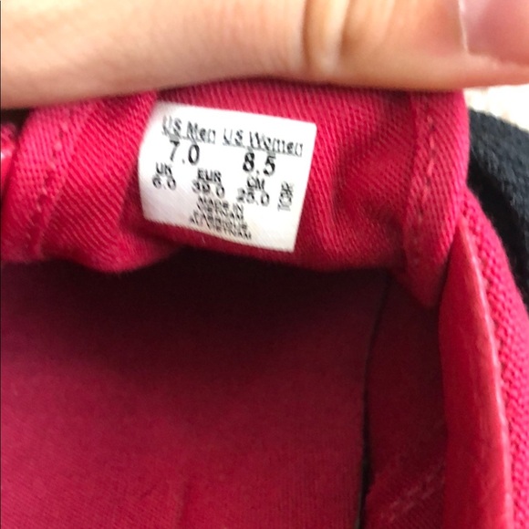 Vans Triple Red Low Lace Up Skate Shoes with Black Laces - Picture 9 of 9